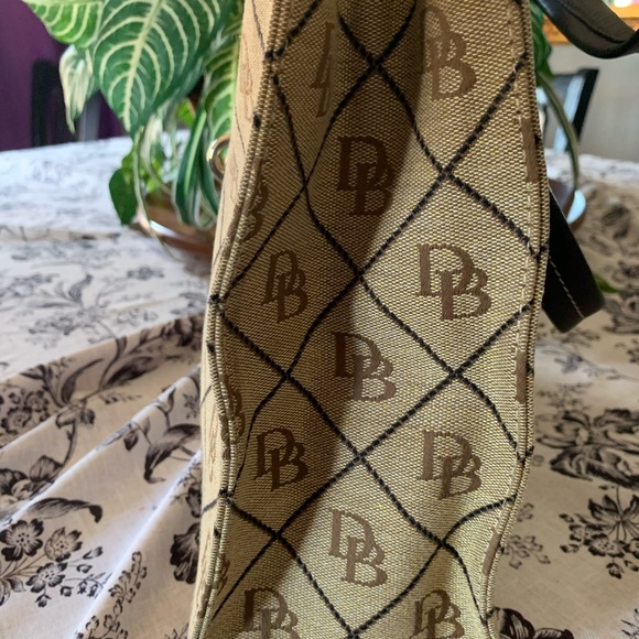 Dooney & Bourke Tan and brown canvas tote medium - Picture 7 of 14